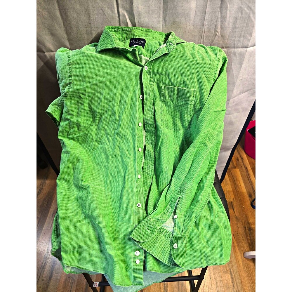 Ledbury Men's Green Solid Cotton Long Sleeve Button-Up Shirt 17.5 Pockets